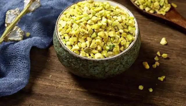 心脏与花生的关系，劝告：若想保护心脏健康，尽量少碰4种坚果