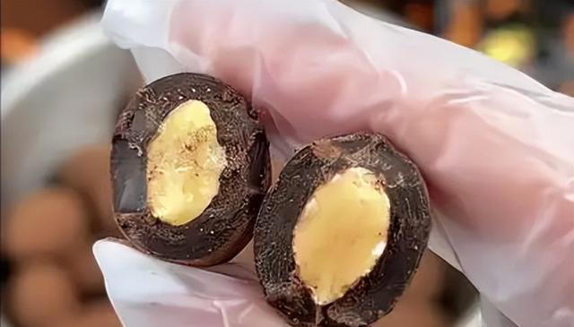 心脏与花生的关系，劝告：若想保护心脏健康，尽量少碰4种坚果