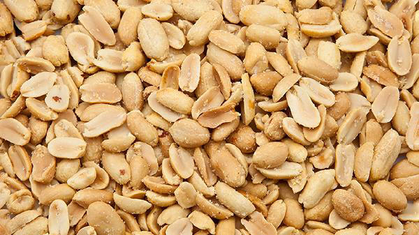  吃生花生和吃熟花生，什么区别？医生说出真相，原来很多人吃错了 