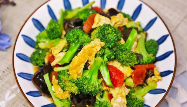 为什么吃之前要焯水？提醒：很多人不懂，以后别再直接下锅了