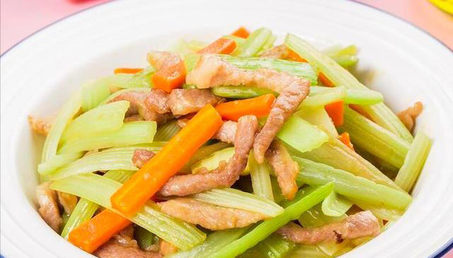 炒肉丝，最忌直接下油锅，谨记2个技巧，滑嫩不柴，没腥味不粘锅