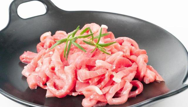 炒肉丝，最忌直接下油锅，谨记2个技巧，滑嫩不柴，没腥味不粘锅