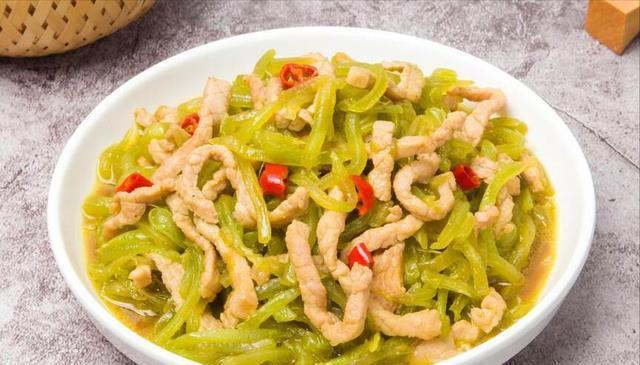 炒肉丝，最忌直接下油锅，谨记2个技巧，滑嫩不柴，没腥味不粘锅