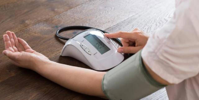 血压忽高忽低？了解一下测血压的常见误区，几个建议助平稳降压