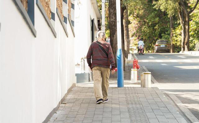 体内有病，腿脚先知！提醒：腿脚若出现6种异常，要当心