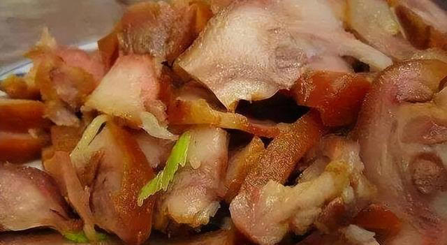 为什么中国人喜欢吃“猪头肉”？很多人不了解，看完秒懂