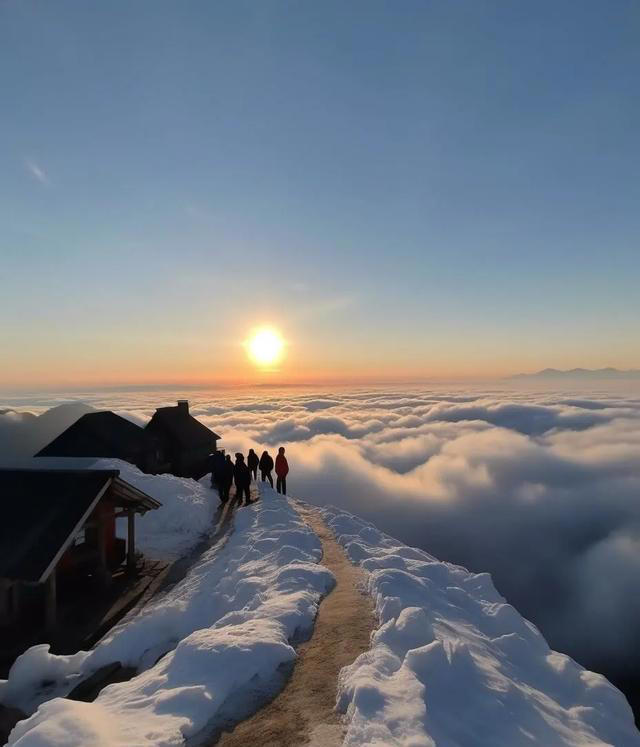 不论男女，60岁后想长寿，睡前尽量少做这4件事