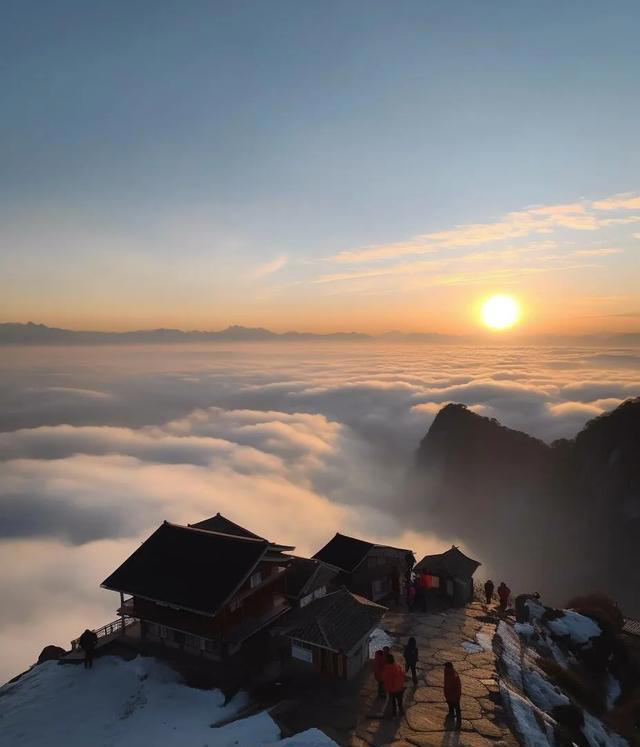 不论男女，60岁后想长寿，睡前尽量少做这4件事