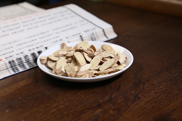黄芪泡水喝对性功能有好处吗,黄芪泡水对男性性功能好吗,黄芪泡水是否能改善性功能