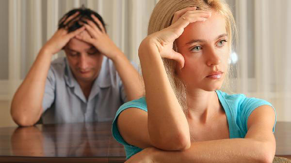 感情里最掉价的三种行为，你中招了吗？
