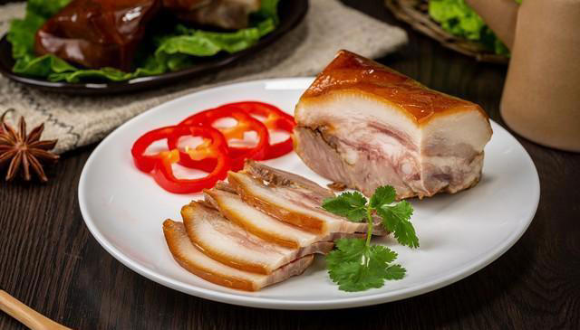 为啥中国人偏爱吃猪头肉、猪脚？很多人都不清楚，看完之后涨知识