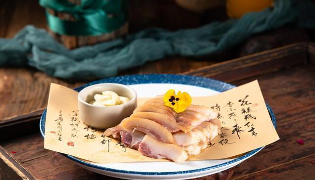 为啥中国人偏爱吃猪头肉、猪脚？很多人都不清楚，看完之后涨知识