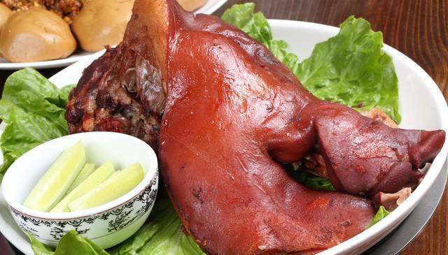 为啥中国人偏爱吃猪头肉、猪脚？很多人都不清楚，看完之后涨知识