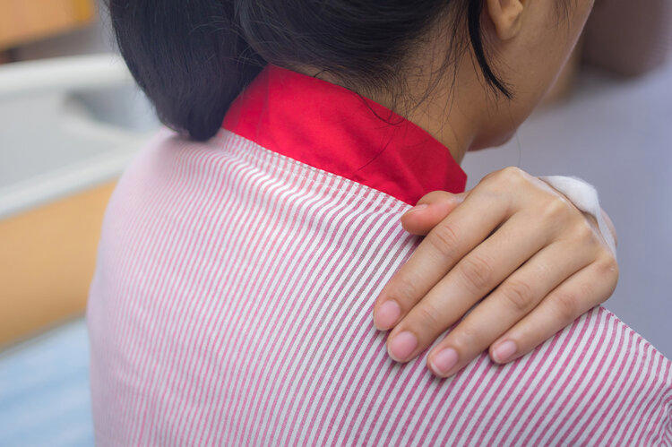 “睡觉把手举过头顶”，为什么能一觉到天亮？