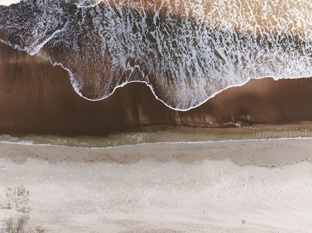 在焦虑时代稳住自己：向内求、向外减、向前行