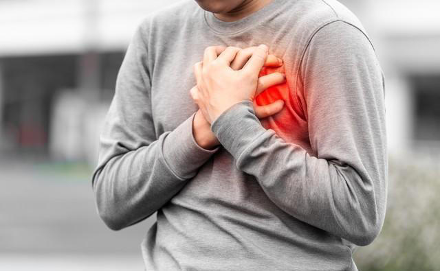 心脏有没有病，睡觉就知道？心脏不好的人，晚上睡觉一般有4异常