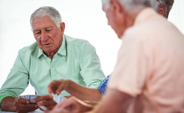 高血压去世的人越来越多？医生劝告：宁可打打牌，也别做这4事
