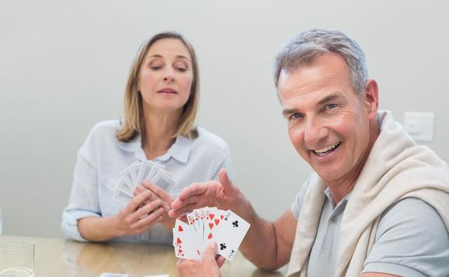 高血压去世的人越来越多？医生劝告：宁可打打牌，也别做这4事