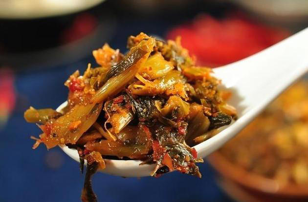 为何老一辈人常吃咸菜，却很少生病呢？医生直言：原因其实很简单