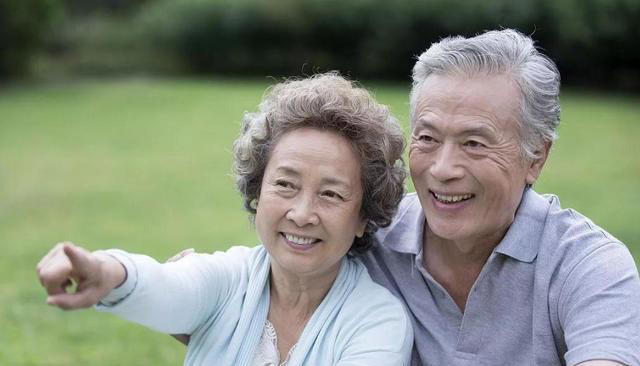 长不长寿，看心率就知道？老人1分钟心率多少才正常？听医生咋说