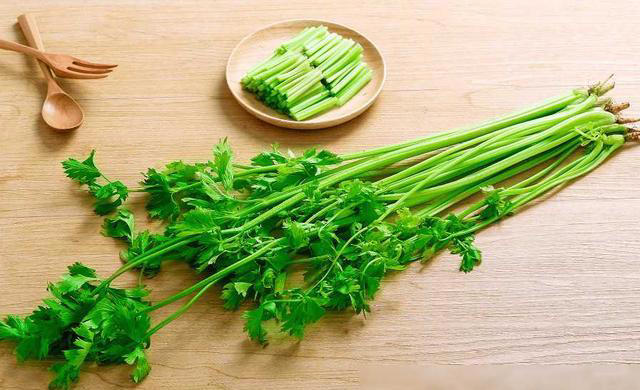 口蘑的“死对头”，医生提醒：二者万不可同吃，吃口蘑的禁忌要懂