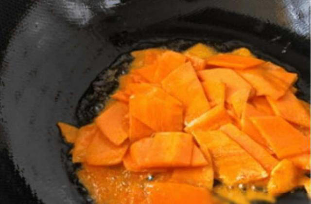 口蘑的“死对头”，医生提醒：二者万不可同吃，吃口蘑的禁忌要懂