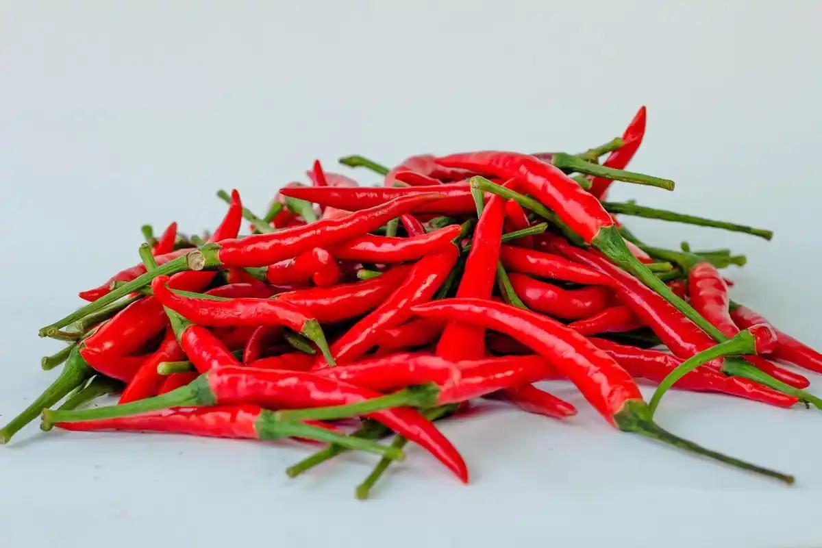 辣椒是血栓催化剂？医生再三提醒：常吃这4物，或可疏通血管