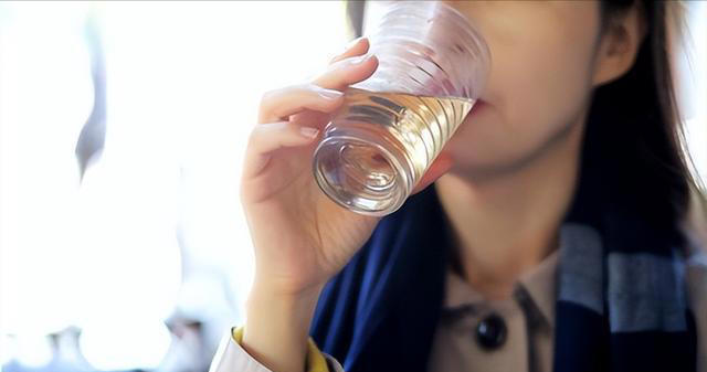 总是觉得困，睡不醒，睡了又没精神是怎么回事？