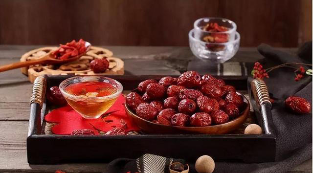 总是觉得困，睡不醒，睡了又没精神是怎么回事？