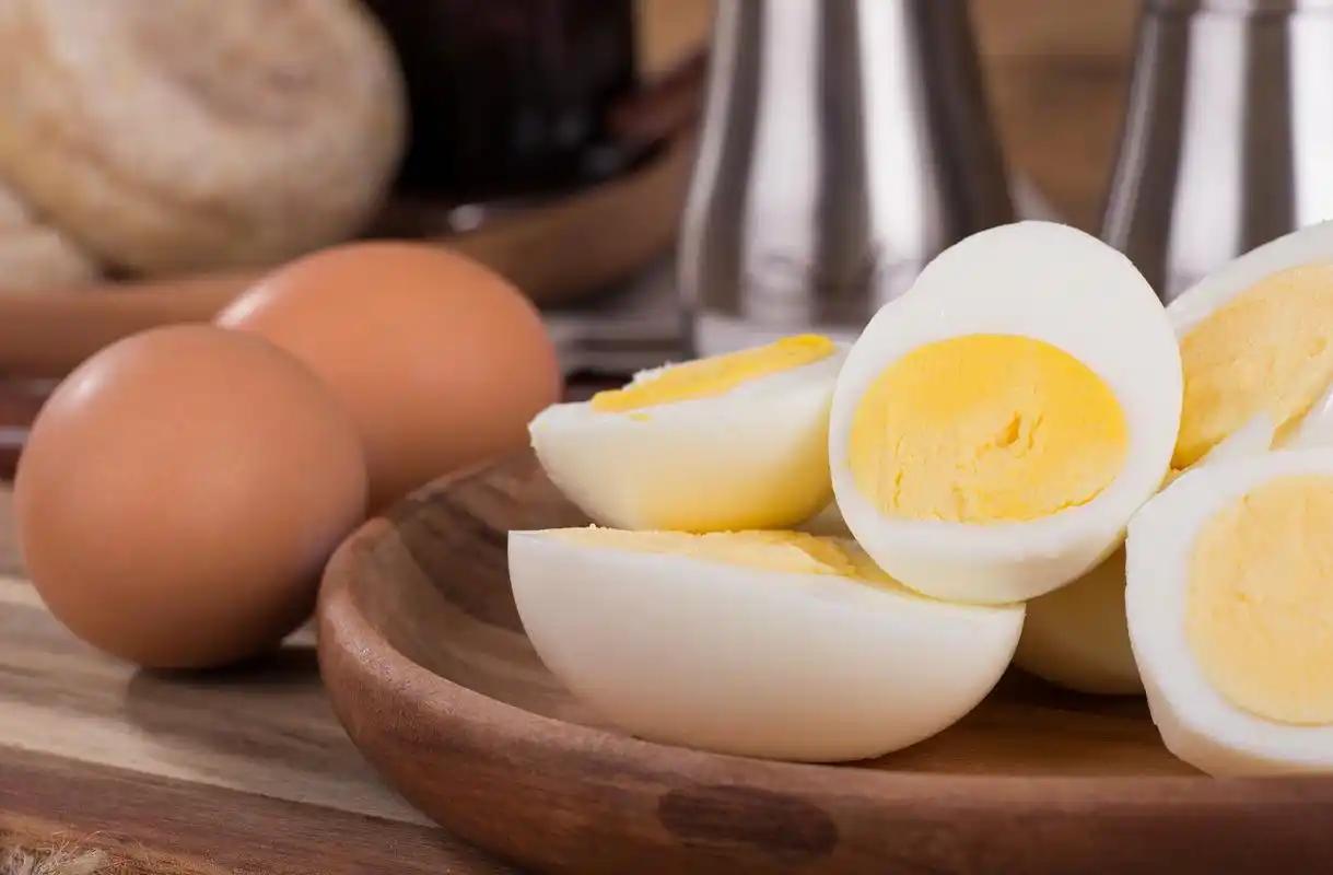 医生劝告：一旦吃上降压药，这8种食物必须戒掉，再吃有中风风险