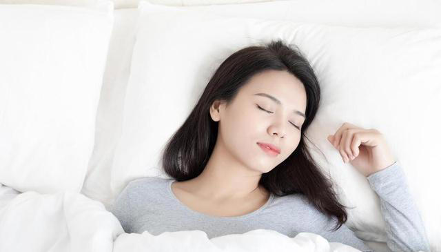 睡觉时，身体突然抖了一下，是生大病的前兆？别不在意