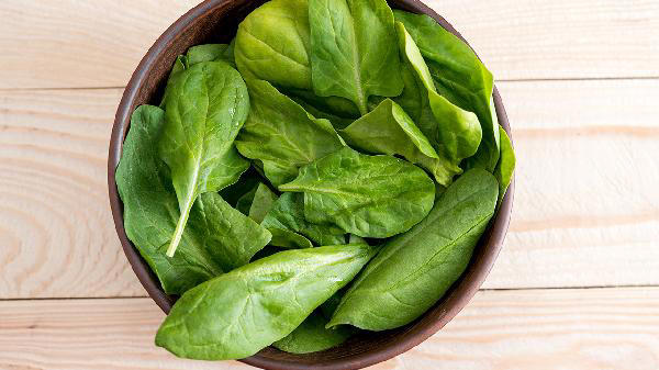 菠菜的“死对头”二者万不可同食，吃菠菜也有禁忌，记得转告家人