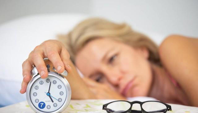 人每天睡多久才是最健康的？是睡得时间越久越健康么？