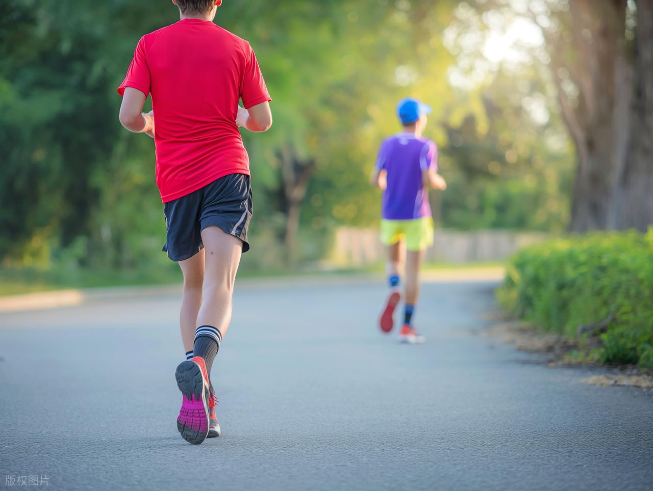 医生发现：老人若坚持慢跑，用不了多长时间，心脏或出现4个改善