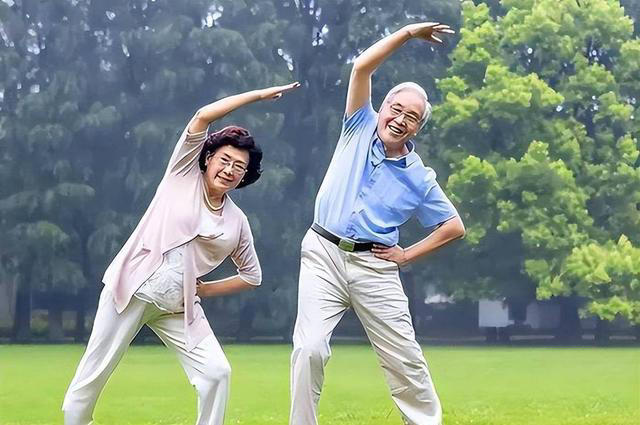 5大长寿运动，游泳才排第三，第一名我们天天见，且经常被忽略！