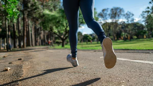 医生揭秘：降血脂最有效的2种运动，跑步竟然不在其中！