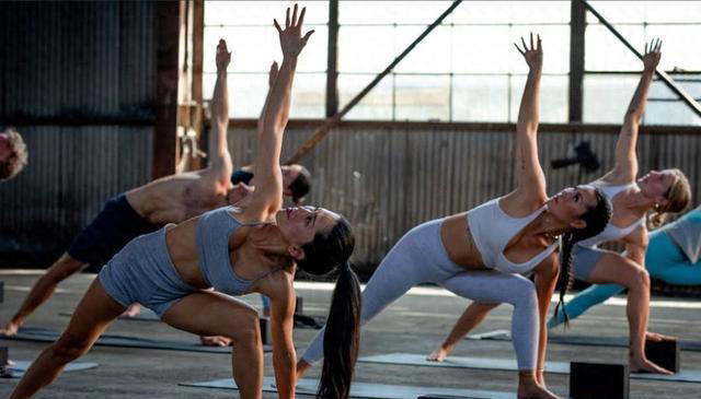 要减肥：做有氧运动和无氧运动哪种更容易瘦?