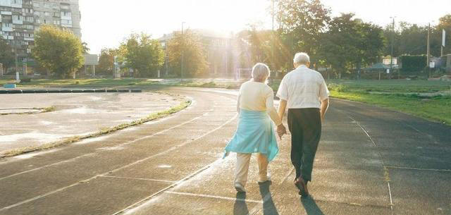 运动健身什么年龄都不晚，50岁开始健身要注意什么，如何开始？