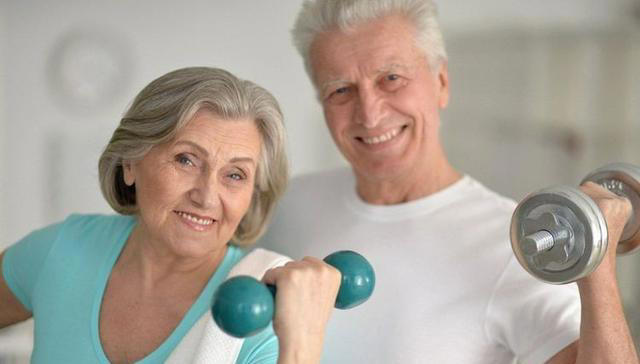 运动健身什么年龄都不晚，50岁开始健身要注意什么，如何开始？