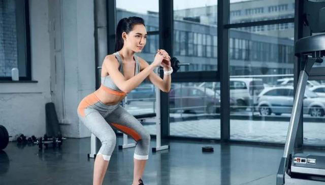 经常练深蹲，大腿小腿会练粗壮吗？如何正确深蹲？