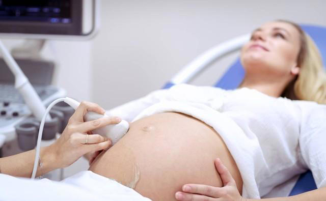 孕吐什么时候结束，孕晚期呕吐是怎么回事? 是胎儿缺氧吗?