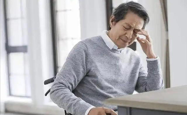 医生告诫：肝癌最危险信号，不是腹痛，而是频繁出现这5种异常