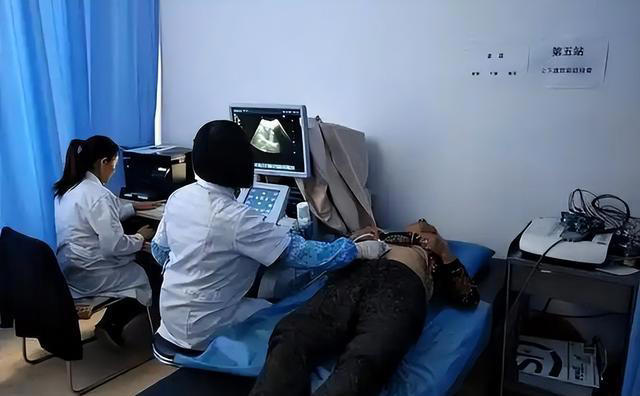 医生告诫：肝癌最危险信号，不是腹痛，而是频繁出现这5种异常