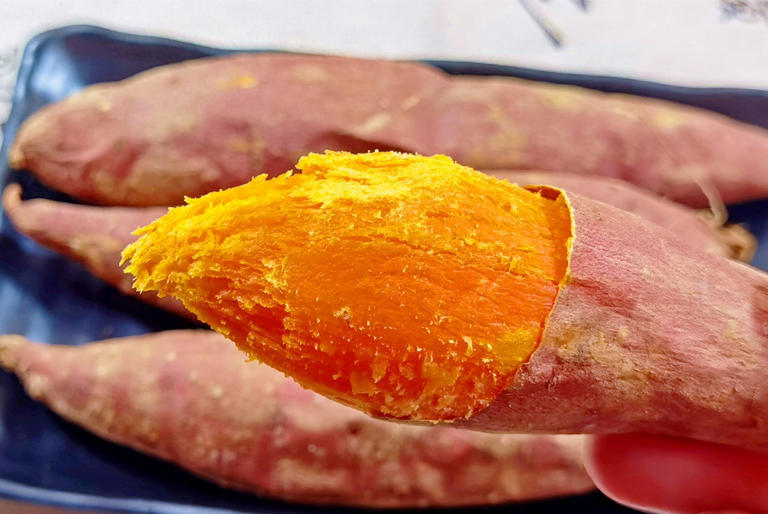 蒸红薯，最忌直接上锅蒸！教你一招，软糯香甜，比烤红薯还好吃！