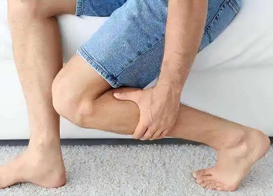 双腿反映全身病，千万要留心！腿上这5个疾病信号，早知道早好