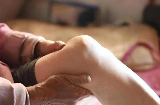 每天“万步走”错了? 医生忠告：过了60岁，走路要尽量做到这5点