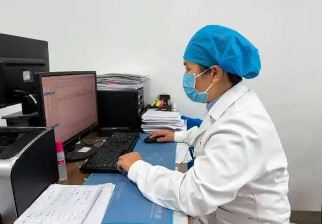 每天“万步走”错了？医生忠告：过了60岁，走路要尽量做到这5点