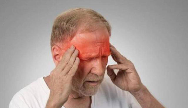 神经内科主任：脑梗最危险信号，不是头晕，而是频繁出现这5异常