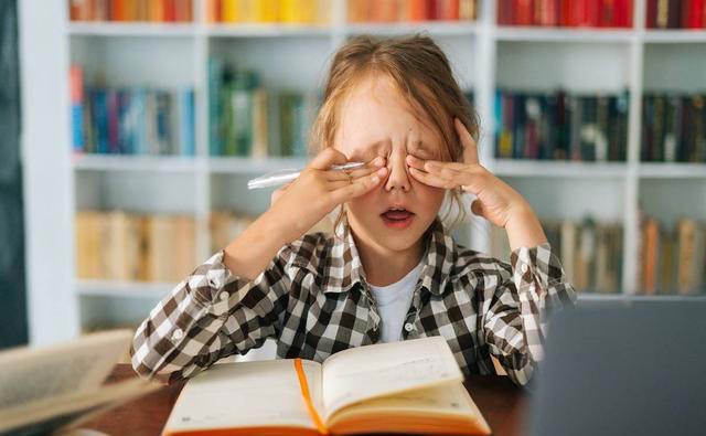 肝癌并非毫无征兆，上厕所时出现4个症状，或是肝脏已经受损