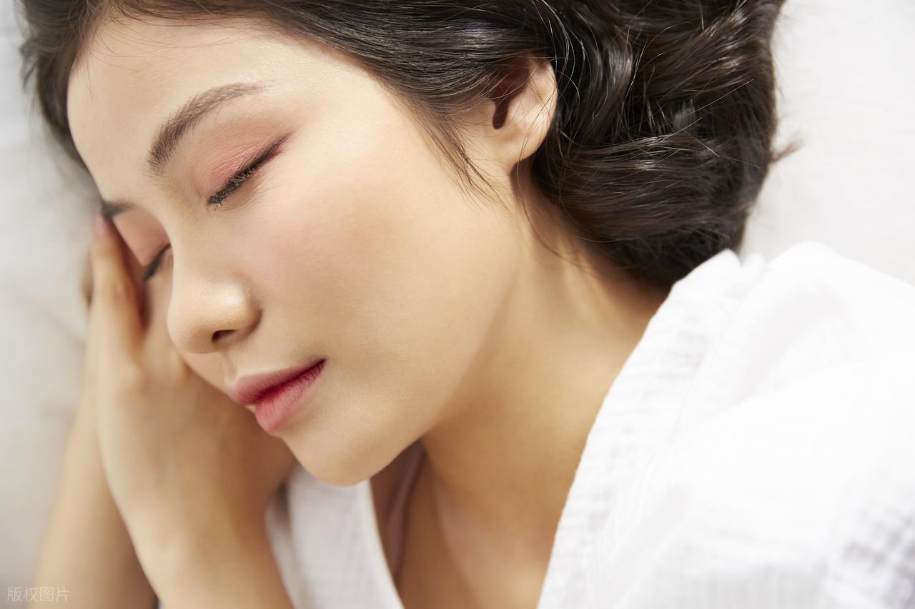 医生直言：长期不吃晚餐，除了变瘦，或还能改善这4个问题